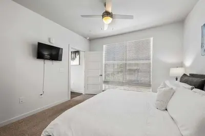 Image de Luxurious 2br/2ba West Midtown -New Property