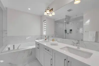 Image de Banff Near: Elegant 3-Bedroom Arbour Lake Retreat