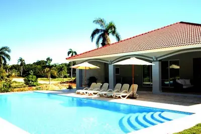 Image de Enjoy this tropical paradise villa! !