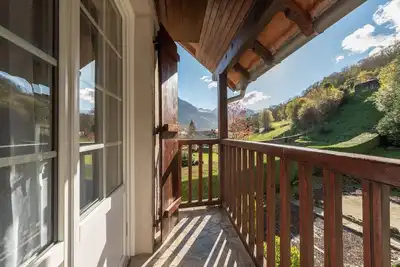 Image de Maison de vacances « Montée Du Boiloa - Bielle, Laruns » avec vue montagne, terrasse et jardin privés