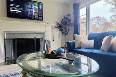 Image de 2-bedroom Elegant Escape in the city of Rochester!