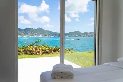 Image de A beautiful apartment facing the Caribbean Sea in a prestigious residence