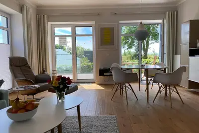 Image de Vacation apartment right by the sea in Orth with terrace