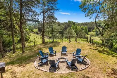 Image de Private Hill~Luxury~Bowling~Special Events~Views~Hot Tub~Theater~Spa~Games~Gym