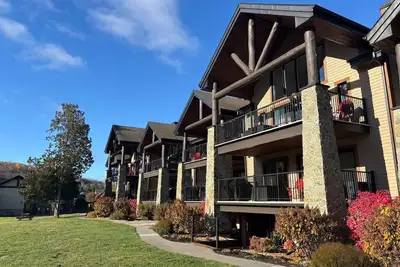 Image de Condo de luxe au pied de la montagne