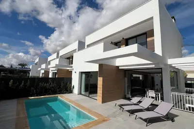 Image de 7LakesVilla with Heated Pool, Cinema & Home Office