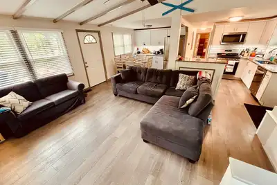 Image de Mountain Views of Okemo. Ludlow 5 min walk to village! Deck, pine bedrooms.