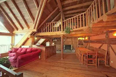 Image de Chalet 10 pl, Jacuzzi, sauna, Hammam. lieu idéal pour les activités de montagne