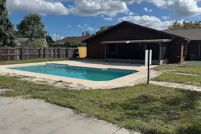 Image de Stylish 4br Home w/ Pool – Minutes to Beaches & Downtown Melbourne