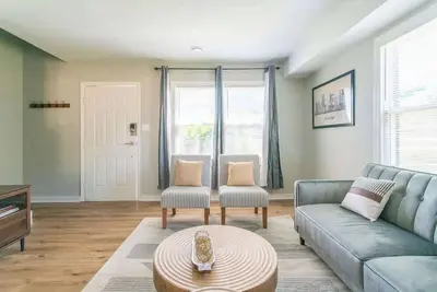 Image de Group Stay • 2 Spacious Homes near Downtown & Park