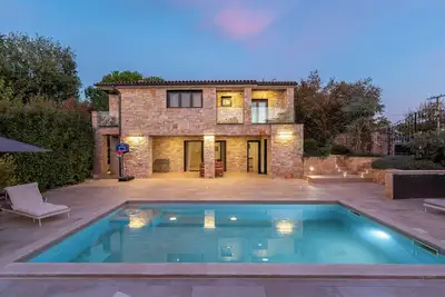 Image de New: Luxury Sea-View Villa near Poreč with Heated Pool & Three Ensuite Bedrooms