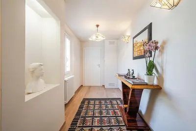 Image de Refined penthouse floor apartment opposite Osteria Francescana