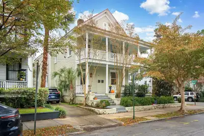 Image de The Velvet Magnolia House- Historic 3-bedroom apartment in charming Charleston