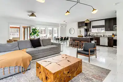 Image de Spacious Retreat w/ Pool, Hot Tub, Game Room