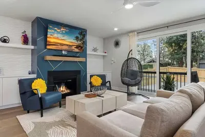 Image de Stylish 4br w/ Gym & Patio Near North Hills