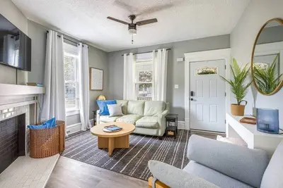 Image de Akron Nurse's Nest | 2 Bedrooms