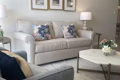 Image de Styles Beach 2e -Luxury Beachfront Condo w/ Pool and Balcony