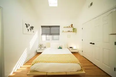 Image de Stylish Penthouse Loft Tri-Taylor 2br 2ba, Parking