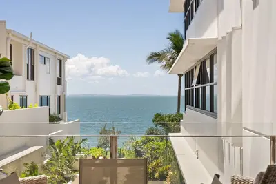 Image de \"Sunrises & Sandy Toes\"