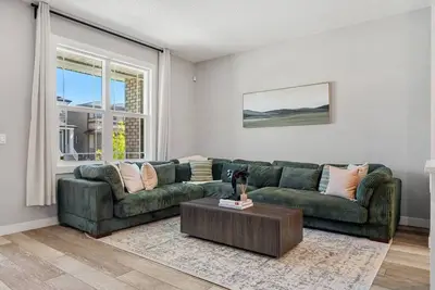 Image de Sunset on Seton | Office | Fenced Yard | Ac | Luxe