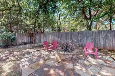 Image de Hot Tub - Gameroom - Large Yard - Lux 5 Br