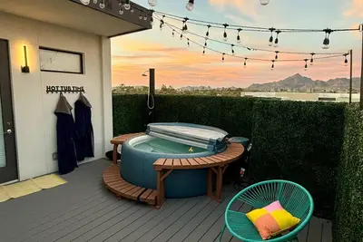 Image de Luxe Arcadia Townhome | Rooftop Hot Tub Free+ Epic Mountain View