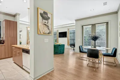 Image de Cozy 2-bedroom condo in serene Atlanta with Ac and fitness room