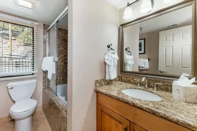 Image de Christmas week at Tahoe Ridge Crest Ski/Out 1Bd/1Bath/Kitchen sleeps 4