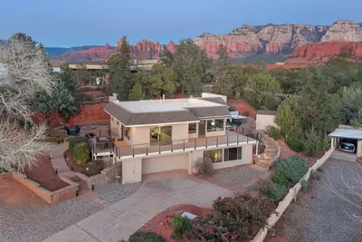Image de Experience luxury at Sedona Fairytale: a 3-bedroom haven with stunning red rock views!