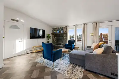 Image de New! Aurora River Retreat | Modern 5br Sauna Escape