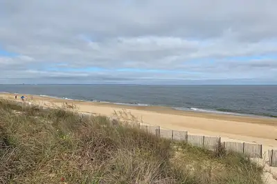 Image de Manor and Mutts #2 - Beach Front, Pet Friendly, Wi-Fi, Parking, W/D, King Bed