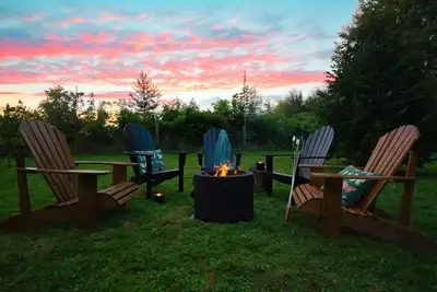 Image de Cayuga/Seneca Wine Trail- Dogs Welcome- Fire Pit- 1 Acre Fenced In