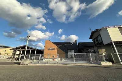 Image de A spacious twostory rental villa with a balcony and a dog run accommodates up to 14 people / Awaji Hyōgo