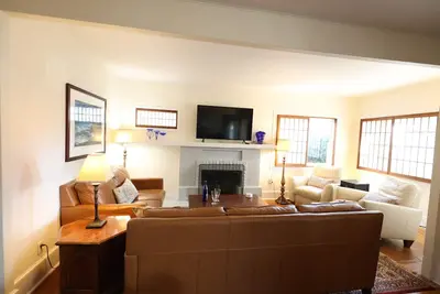 Image de Spacious 3br house in Oakland’s Peaceful Trestle Glen