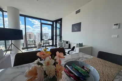 Image de Fabulous 2b2b home in the central Cbd