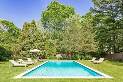 Image de Cowhill Cottage by Rove Travel | Home with Pool & Lounge