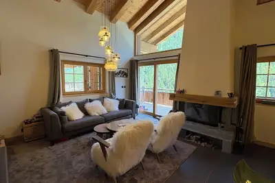 Image de Chalet pour 7 à 8 personnes : 1 chambre double avec salle de bain avec douche - 1 chambre double ave