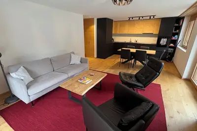 Image de Appartement pour 8 personnes proche des remontées mécaniques : 1 chambre double avec salle de bain (