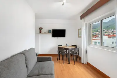 Image de Appartement « Machico Beach Front » avec vue sur mer, Wi-Fi et climatisation