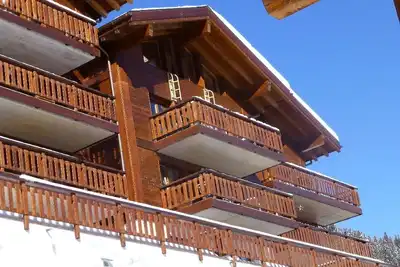 Image de Appartement spacieux pour 7 personnes à 100m des pistes de ski : 3 chambres doubles avec lits king s