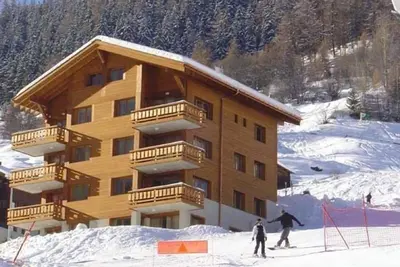 Image de 3 pièces pour 4 personnes : Living - cuisine avec lave-vaisselle et micro-ondes - 1 chambre avec 1 l