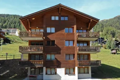 Image de 3 pièces pour 5 personnes : Living avec 1 canapé-lit - cuisine avec lave-vaisselle et micro-ondes -