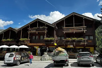 Image de 3 pièces pour 4 personnes : Living - cuisine avec lave-vaisselle et micro-ondes - 1 chambre avec 1 l