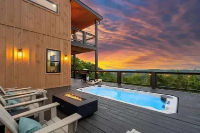 Image de Cabin w/ Swim Spa · Game Room · Mtn Views