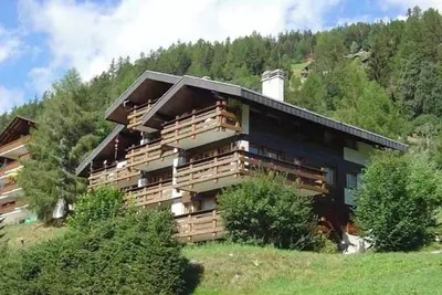 Image de Confortable 2 pièces 1/2 pour 4 personnes : living - 1 alcôve avec 2 lits superposés - 1 chambre ave