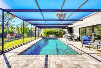 Image de Venice 3br Canal Home | Heated Pool, Near Braves