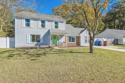 Image de Amazing four-bedroom home in great area perfect for families & traveling crews!