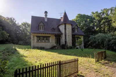 Image de Maison dans les bois à proximité du golf et du château de Rochefort