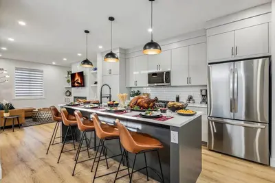 Image de Indoor Fireplace • 3 Kings • Free Parking • Desk