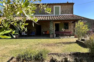 Image de Maison de campagne 'Il Casale di Zoe' avec vue sur la montagne, piscine privée et Wi-Fi